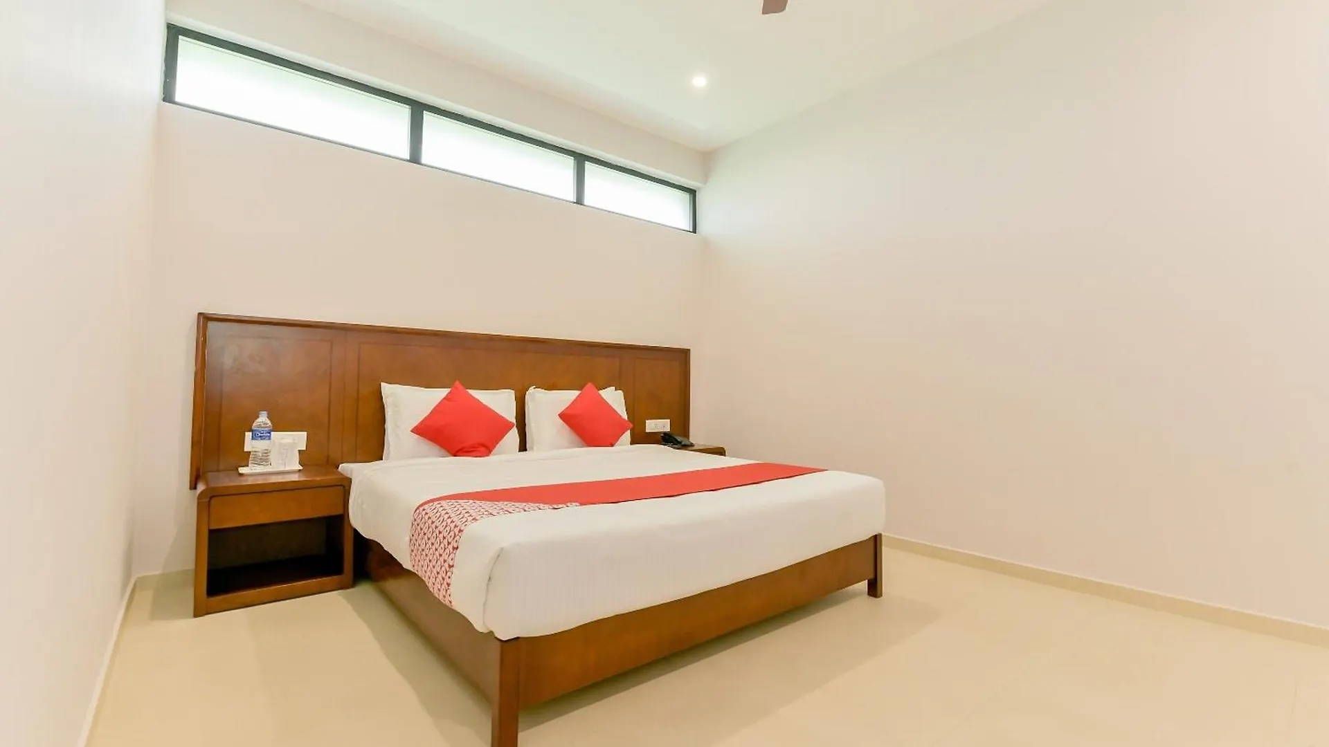 Hotel Super Townhouse Edassery Blue Bells Angamaly